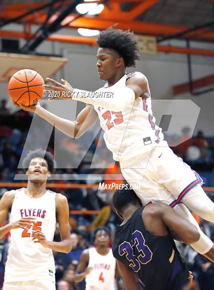 Thumbnail 1 in East St. Louis vs. Christian Brothers (King Classic in the City of Champions) photogallery.