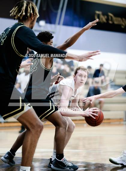 Thumbnail 2 in Oak Park vs La Canada photogallery.
