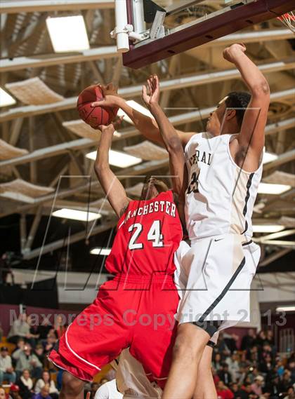 Thumbnail 2 in Springfield Central vs. Manchester (Spalding Hoophall Classic) photogallery.