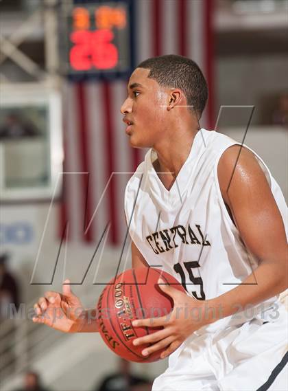 Thumbnail 3 in Springfield Central vs. Manchester (Spalding Hoophall Classic) photogallery.