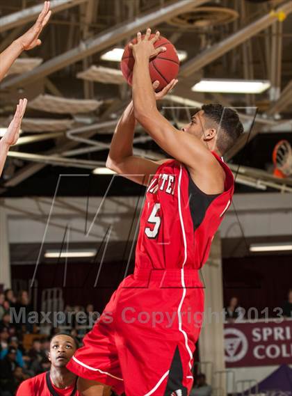 Thumbnail 1 in Springfield Central vs. Manchester (Spalding Hoophall Classic) photogallery.