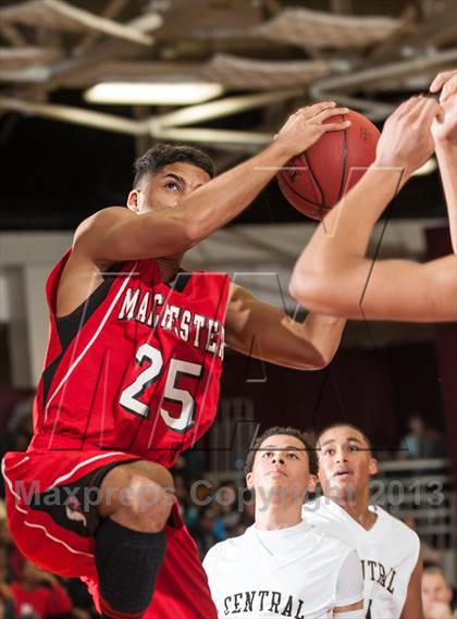 Thumbnail 3 in Springfield Central vs. Manchester (Spalding Hoophall Classic) photogallery.