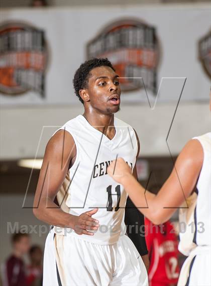 Thumbnail 3 in Springfield Central vs. Manchester (Spalding Hoophall Classic) photogallery.