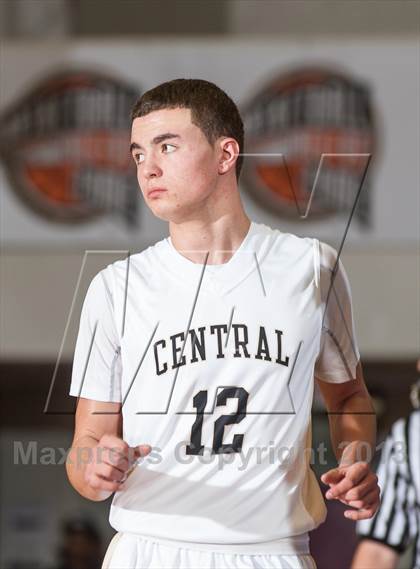 Thumbnail 2 in Springfield Central vs. Manchester (Spalding Hoophall Classic) photogallery.