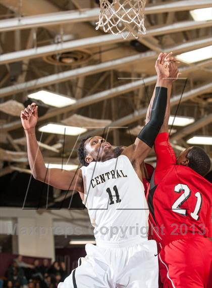 Thumbnail 1 in Springfield Central vs. Manchester (Spalding Hoophall Classic) photogallery.