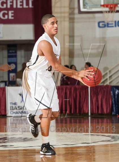 Thumbnail 1 in Springfield Central vs. Manchester (Spalding Hoophall Classic) photogallery.