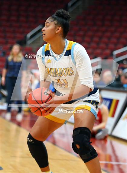 Thumbnail 3 in Seton Catholic vs. Shadow Mountain (AIA 4A Final) photogallery.