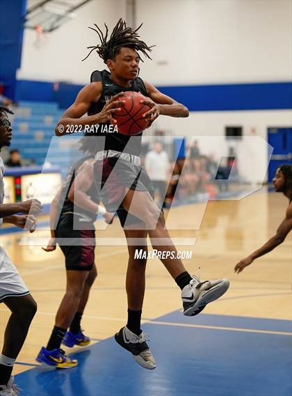 Thumbnail 3 in Weston Ranch vs. Sheldon (Battle for Norcal) photogallery.