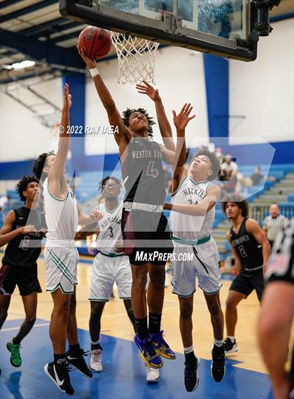 Thumbnail 3 in Weston Ranch vs. Sheldon (Battle for Norcal) photogallery.