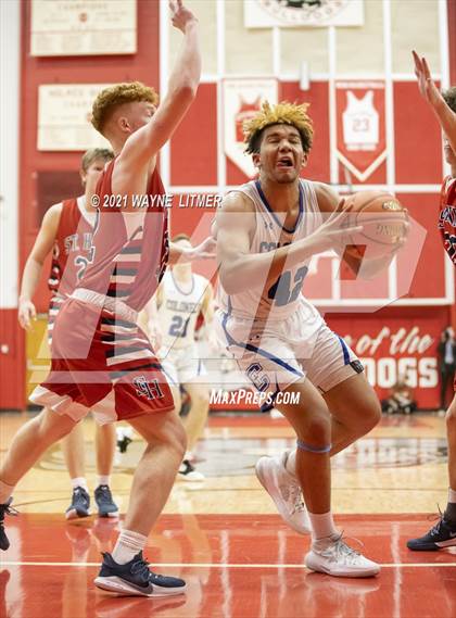 Thumbnail 2 in St. Henry vs Covington Catholic (ninth region) photogallery.