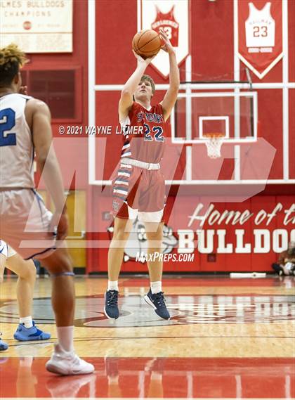 Thumbnail 3 in St. Henry vs Covington Catholic (ninth region) photogallery.