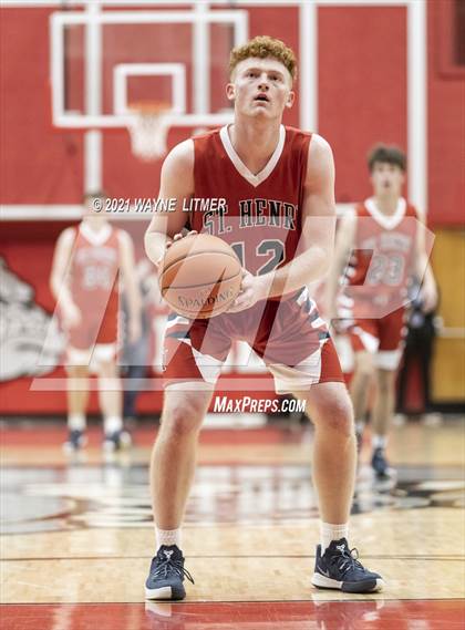 Thumbnail 2 in St. Henry vs Covington Catholic (ninth region) photogallery.