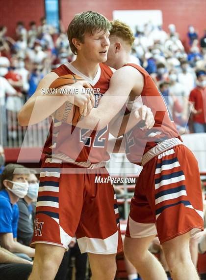 Thumbnail 3 in St. Henry vs Covington Catholic (ninth region) photogallery.