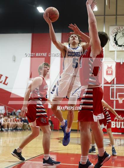 Thumbnail 1 in St. Henry vs Covington Catholic (ninth region) photogallery.