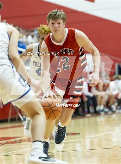 Thumbnail 1 in St. Henry vs Covington Catholic (ninth region) photogallery.