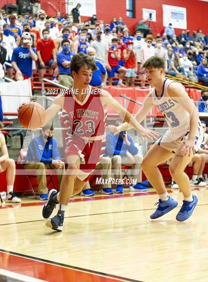 Thumbnail 2 in St. Henry vs Covington Catholic (ninth region) photogallery.