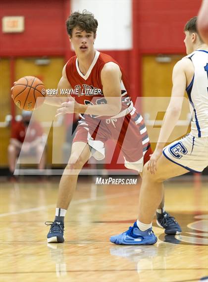 Thumbnail 3 in St. Henry vs Covington Catholic (ninth region) photogallery.