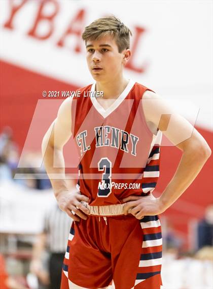 Thumbnail 3 in St. Henry vs Covington Catholic (ninth region) photogallery.
