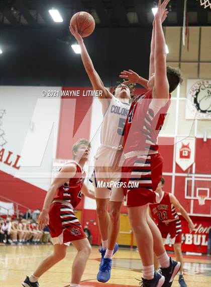 Thumbnail 3 in St. Henry vs Covington Catholic (ninth region) photogallery.