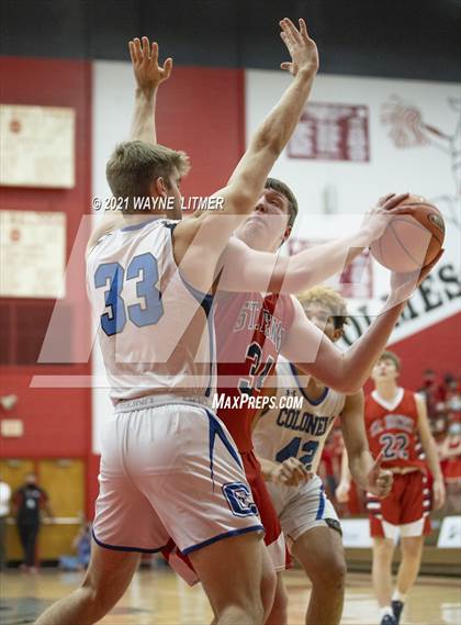 Thumbnail 3 in St. Henry vs Covington Catholic (ninth region) photogallery.