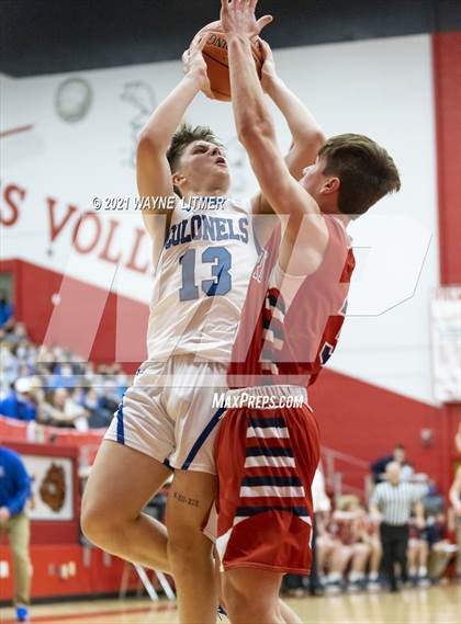Thumbnail 3 in St. Henry vs Covington Catholic (ninth region) photogallery.