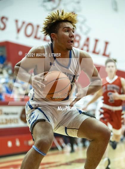 Thumbnail 2 in St. Henry vs Covington Catholic (ninth region) photogallery.