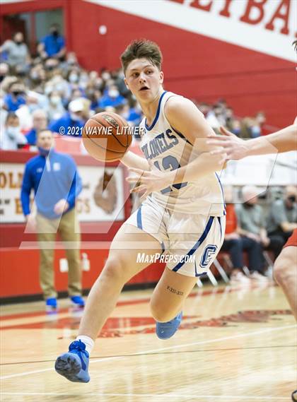 Thumbnail 1 in St. Henry vs Covington Catholic (ninth region) photogallery.