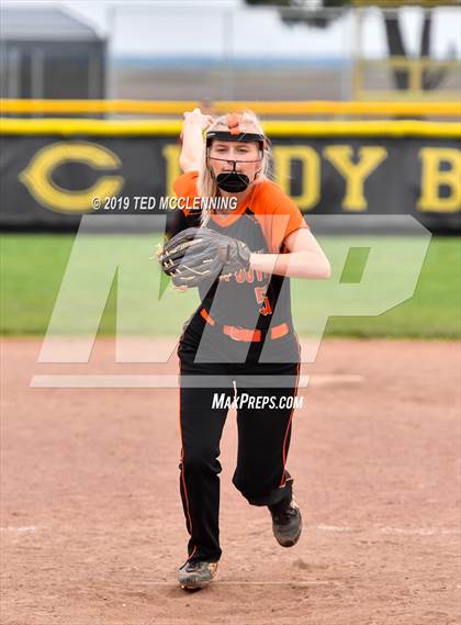 Thumbnail 3 in Magnet Cove vs. Pangburn (AAA 2A Regional Playoff) photogallery.
