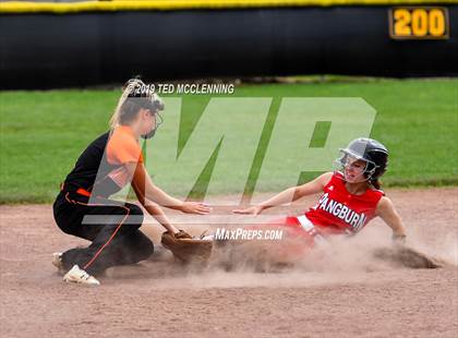 Thumbnail 3 in Magnet Cove vs. Pangburn (AAA 2A Regional Playoff) photogallery.