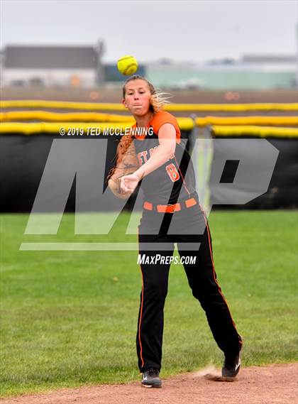 Thumbnail 1 in Magnet Cove vs. Pangburn (AAA 2A Regional Playoff) photogallery.