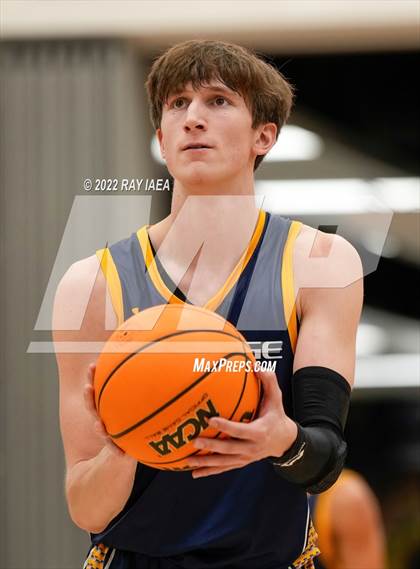Thumbnail 3 in Oak Ridge @ Jesuit photogallery.
