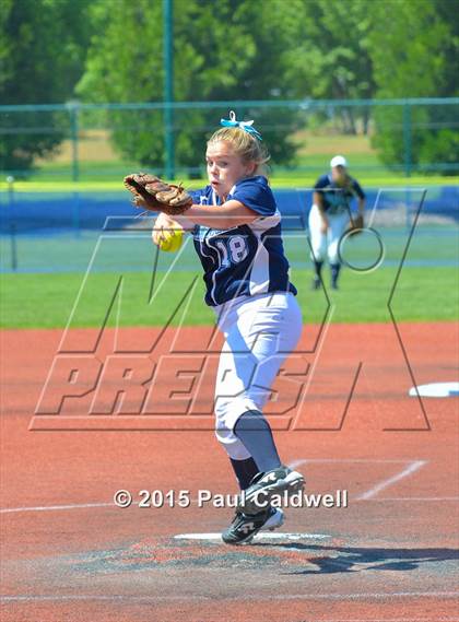 Thumbnail 2 in Meadowdale vs. Prairie (WIAA 3A Consolation Final) photogallery.