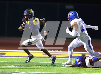 Thumbnail 2 in Serra vs. Warren photogallery.