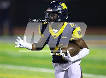 Thumbnail 3 in Serra vs. Warren photogallery.