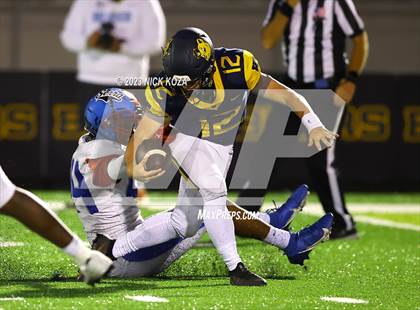 Thumbnail 3 in Serra vs. Warren photogallery.