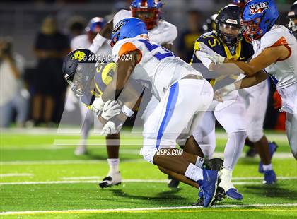 Thumbnail 2 in Serra vs. Warren photogallery.