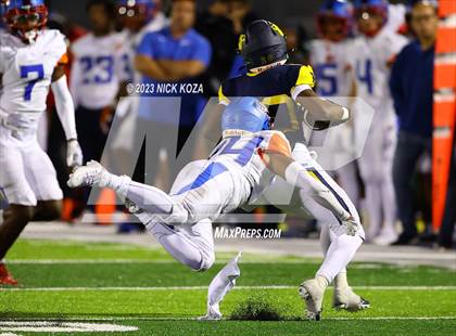 Thumbnail 1 in Serra vs. Warren photogallery.