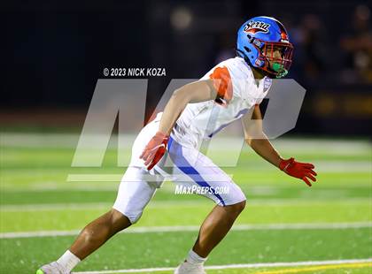 Thumbnail 2 in Serra vs. Warren photogallery.