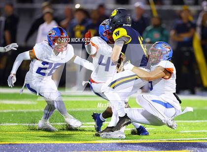 Thumbnail 1 in Serra vs. Warren photogallery.