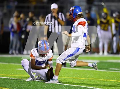 Thumbnail 2 in Serra vs. Warren photogallery.