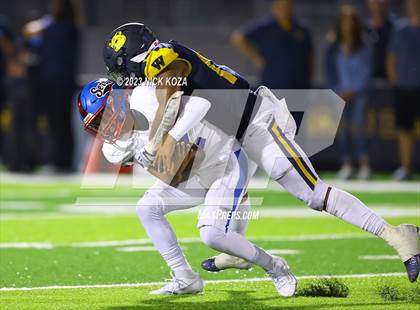 Thumbnail 1 in Serra vs. Warren photogallery.