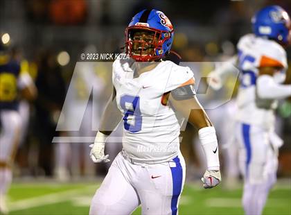Thumbnail 1 in Serra vs. Warren photogallery.