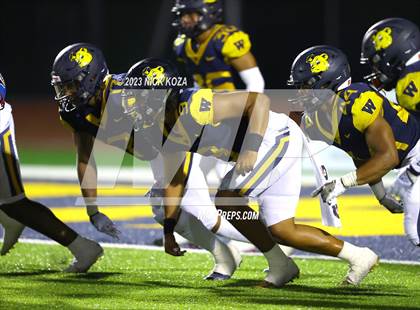 Thumbnail 2 in Serra vs. Warren photogallery.