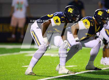 Thumbnail 2 in Serra vs. Warren photogallery.