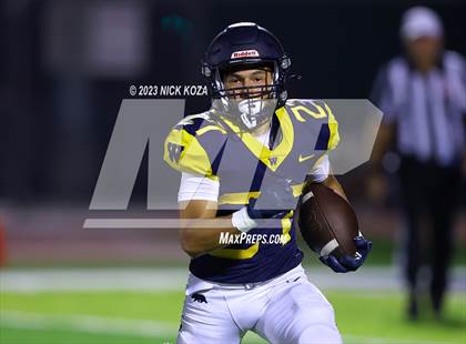 Thumbnail 1 in Serra vs. Warren photogallery.