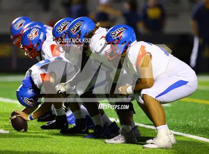 Thumbnail 3 in Serra vs. Warren photogallery.