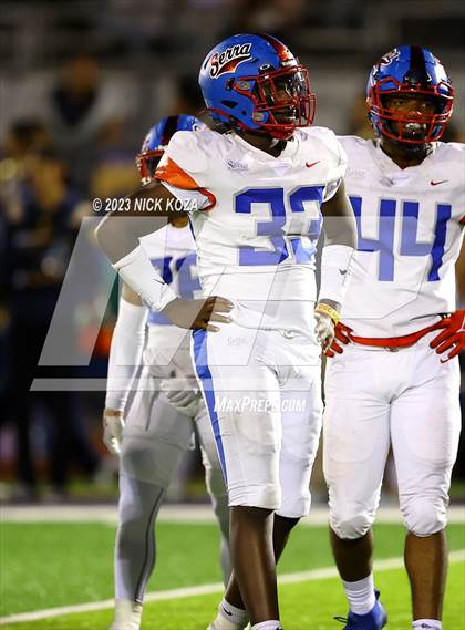 Thumbnail 3 in Serra vs. Warren photogallery.