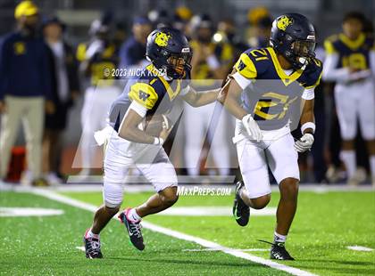 Thumbnail 2 in Serra vs. Warren photogallery.