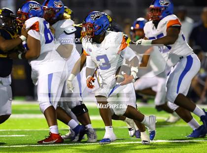 Thumbnail 3 in Serra vs. Warren photogallery.