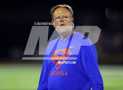 Thumbnail 3 in Serra vs. Warren photogallery.